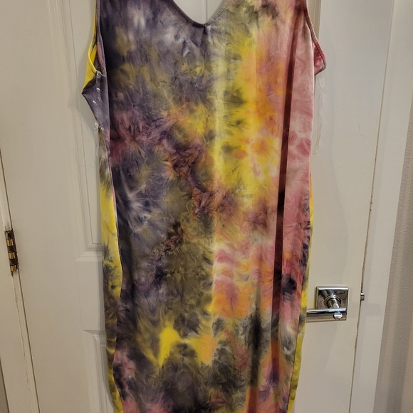 Dress - Picture 2 of 3